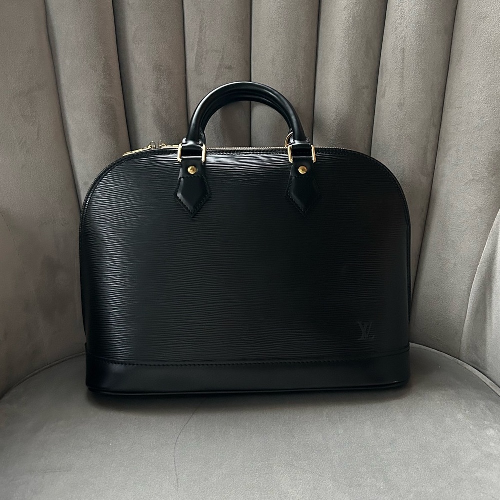 ❗️SOLD❗️Louis Vuitton Alma Black Epi PM